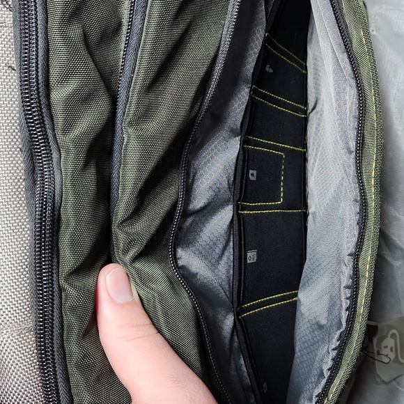 Kensington Laptop 15.4" Bag - Picture 13 of 14